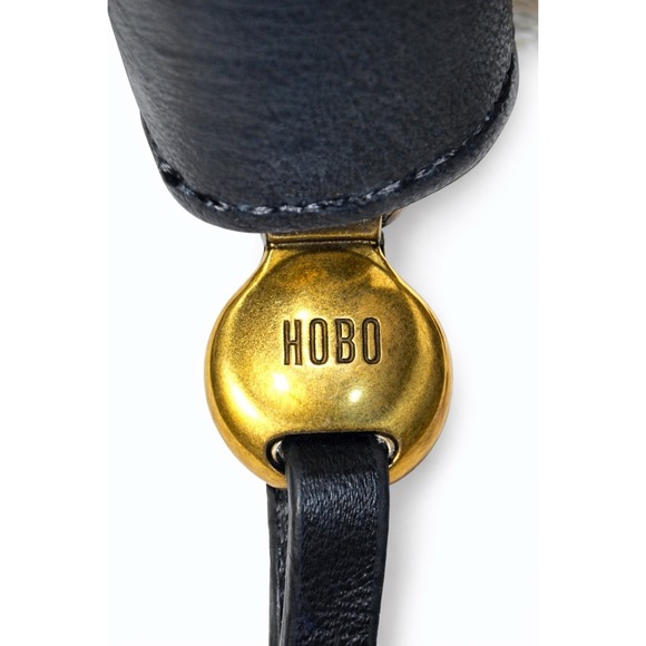 HOBO Fern Wallet Crossbody Black Pebbled Leather NWT Magnetic Zip Organizer - Picture 7 of 9